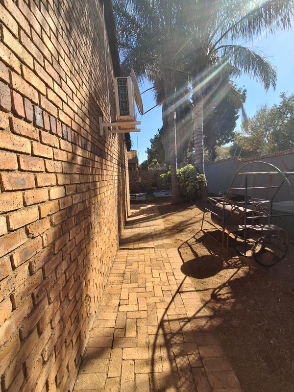 To Let 3 Bedroom Property for Rent in Halfway Gardens Gauteng