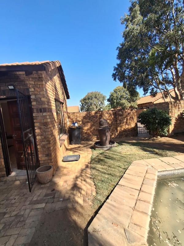To Let 3 Bedroom Property for Rent in Halfway Gardens Gauteng