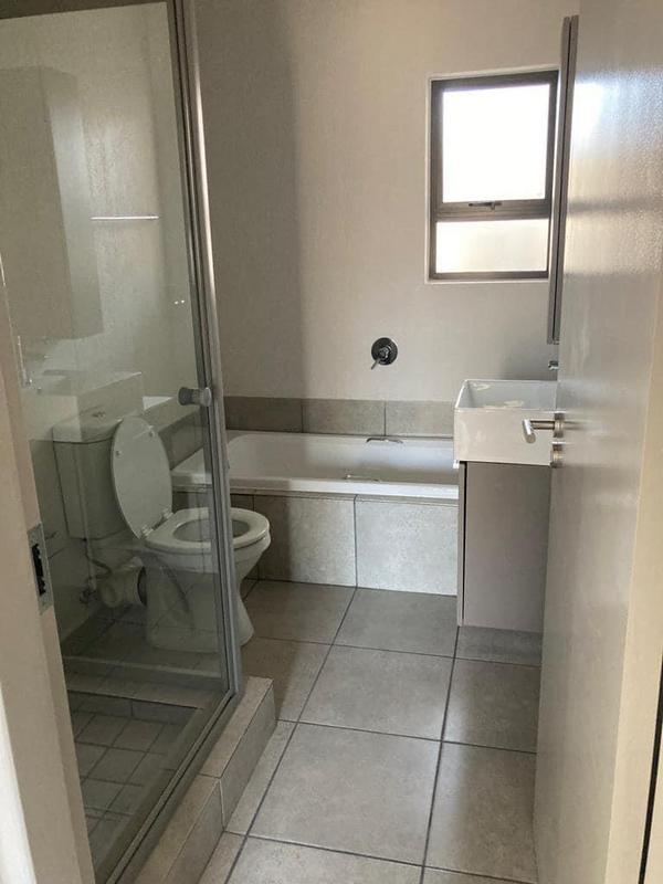To Let 2 Bedroom Property for Rent in Fourways Gauteng