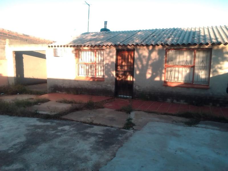 2 Bedroom Property for Sale in Diepkloof Zone 2 Gauteng