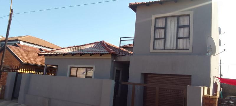 10 Bedroom Property for Sale in Protea Glen Gauteng
