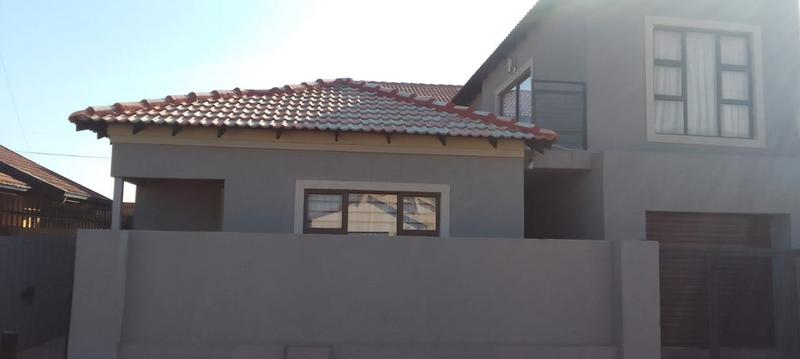 10 Bedroom Property for Sale in Protea Glen Gauteng