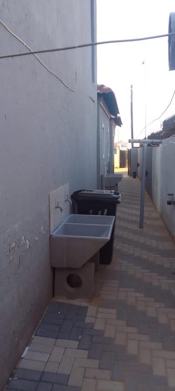 10 Bedroom Property for Sale in Protea Glen Gauteng