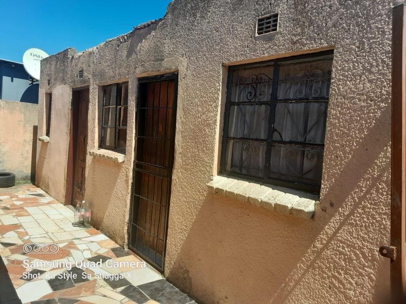 6 Bedroom Property for Sale in Tembisa Central Gauteng