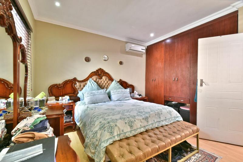 4 Bedroom Property for Sale in Oakdene Gauteng