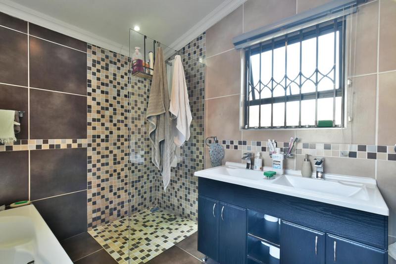 4 Bedroom Property for Sale in Oakdene Gauteng