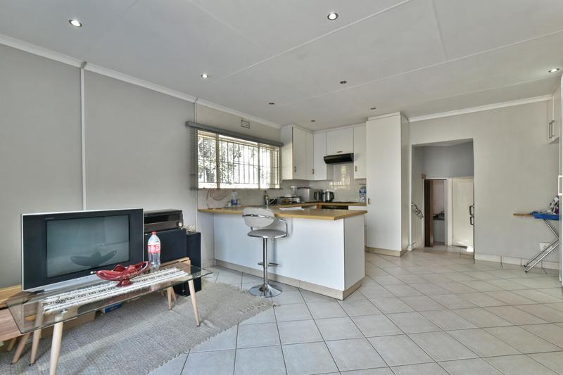 4 Bedroom Property for Sale in Oakdene Gauteng