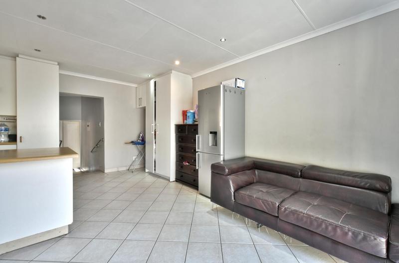 4 Bedroom Property for Sale in Oakdene Gauteng