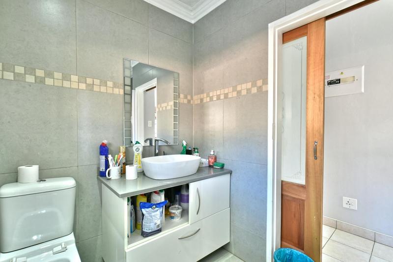 4 Bedroom Property for Sale in Oakdene Gauteng