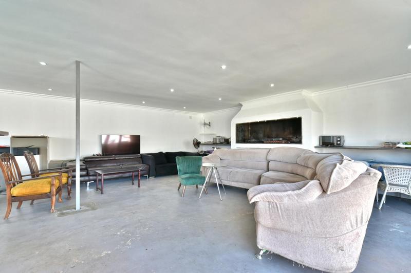 4 Bedroom Property for Sale in Oakdene Gauteng