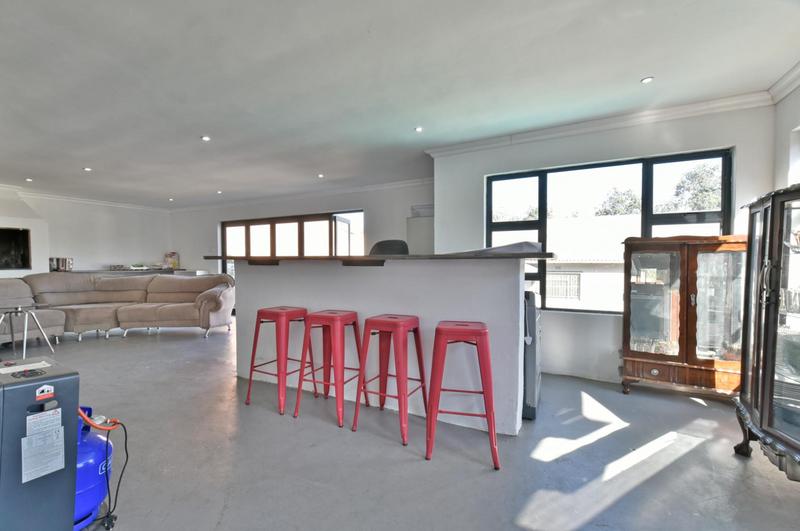 4 Bedroom Property for Sale in Oakdene Gauteng