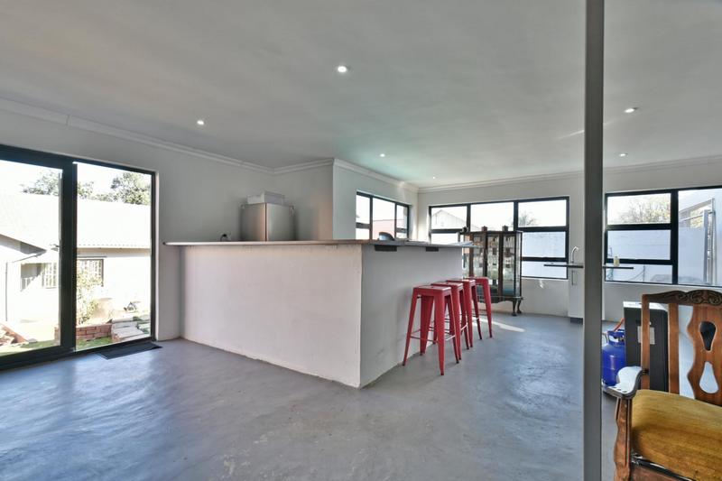 4 Bedroom Property for Sale in Oakdene Gauteng