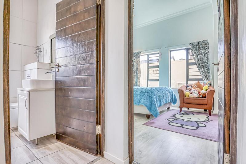 4 Bedroom Property for Sale in Copperleaf Estate Gauteng