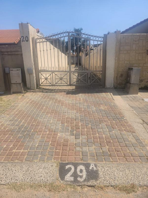 To Let 3 Bedroom Property for Rent in Ormonde Gauteng