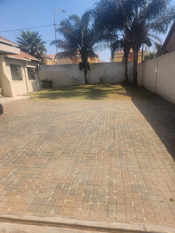 To Let 3 Bedroom Property for Rent in Ormonde Gauteng