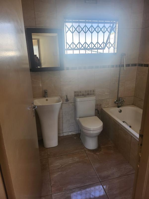 To Let 3 Bedroom Property for Rent in Ormonde Gauteng