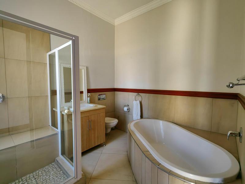 To Let 5 Bedroom Property for Rent in Waterkloof Ridge Gauteng