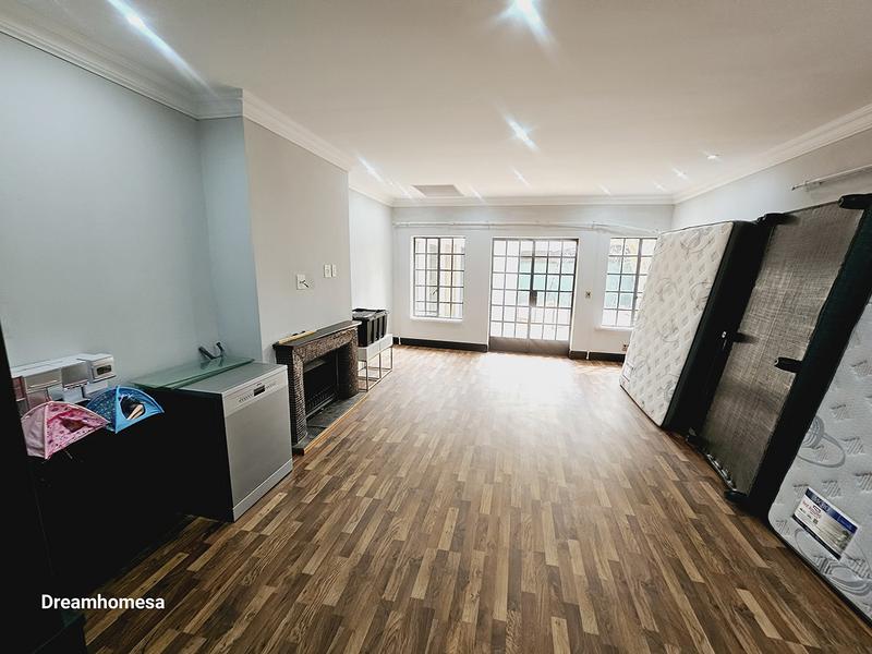To Let 5 Bedroom Property for Rent in Houghton Estate Gauteng