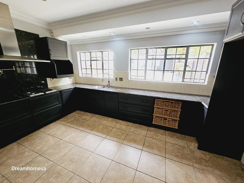 To Let 5 Bedroom Property for Rent in Houghton Estate Gauteng