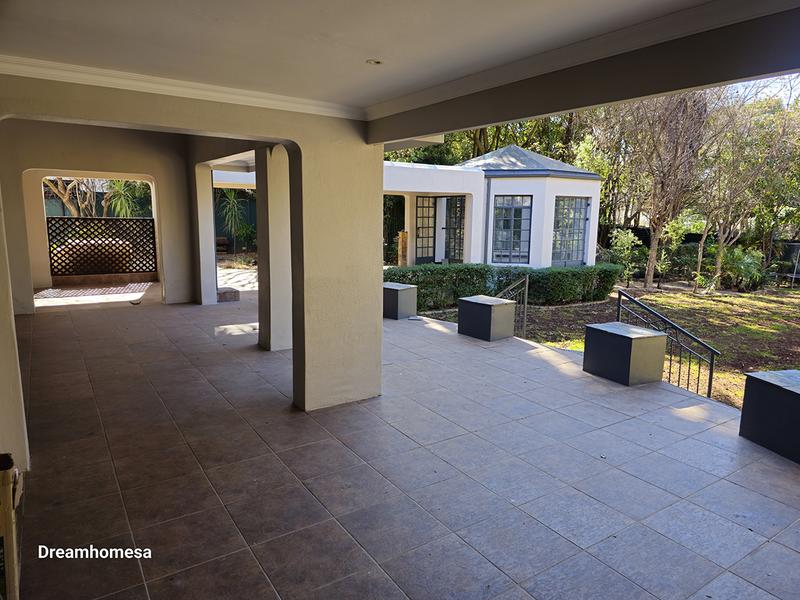 To Let 5 Bedroom Property for Rent in Houghton Estate Gauteng