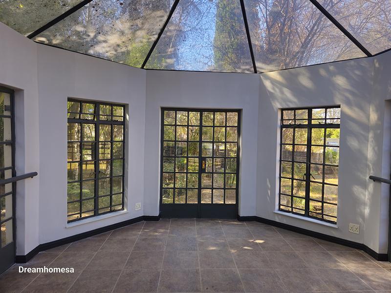 To Let 5 Bedroom Property for Rent in Houghton Estate Gauteng