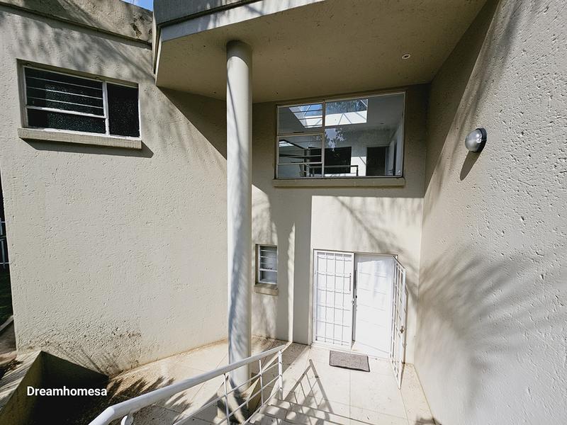 To Let 5 Bedroom Property for Rent in Morningside Gauteng