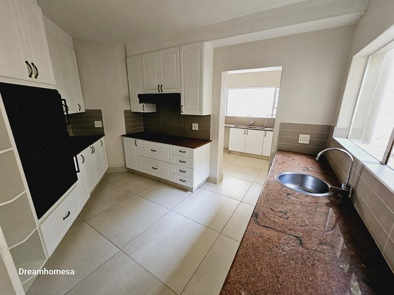 To Let 5 Bedroom Property for Rent in Morningside Gauteng