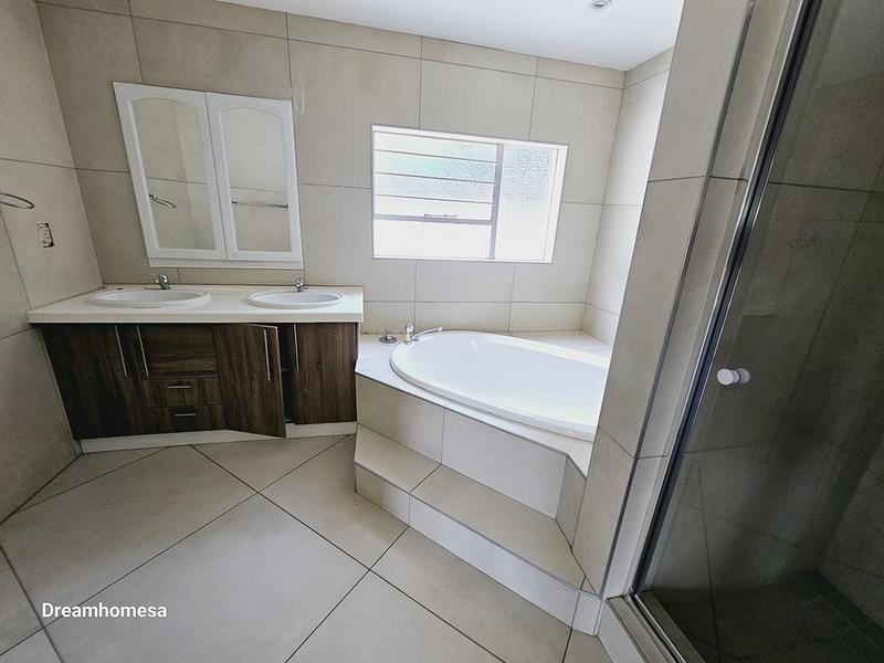 To Let 5 Bedroom Property for Rent in Morningside Gauteng