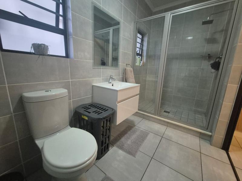 To Let 3 Bedroom Property for Rent in Crowthorne Gauteng