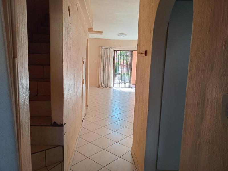 To Let 2 Bedroom Property for Rent in Randburg Central Gauteng