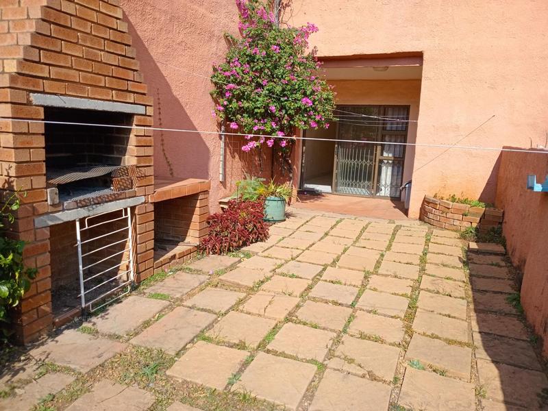 To Let 2 Bedroom Property for Rent in Randburg Central Gauteng