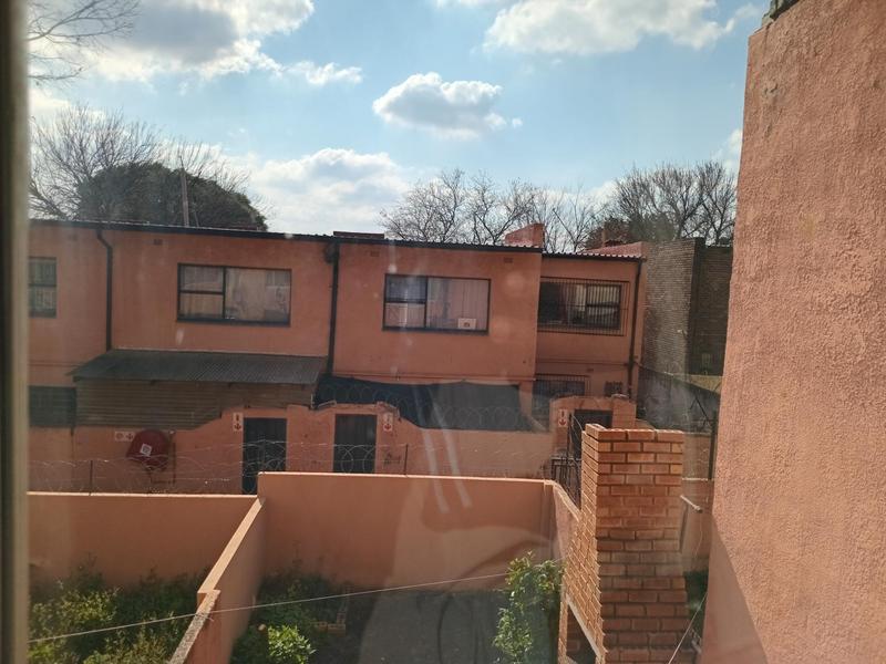 To Let 2 Bedroom Property for Rent in Randburg Central Gauteng