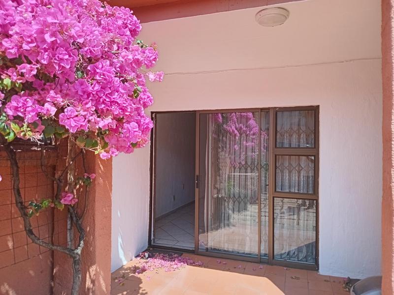 To Let 2 Bedroom Property for Rent in Windsor West Gauteng