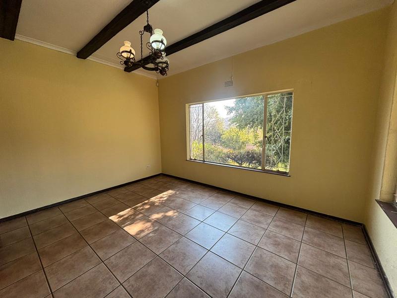 4 Bedroom Property for Sale in Kloofendal Gauteng