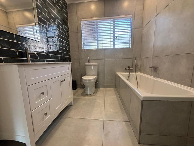 4 Bedroom Property for Sale in Kloofendal Gauteng