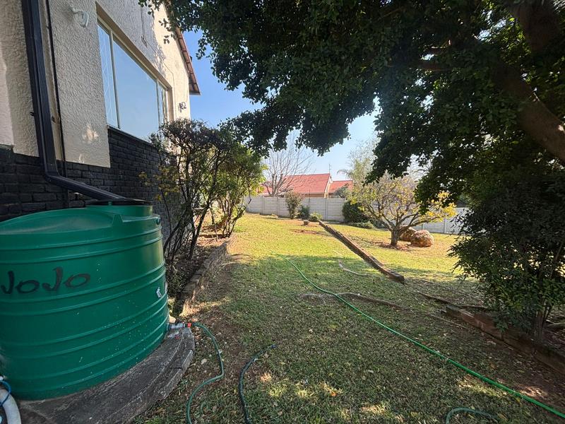 4 Bedroom Property for Sale in Kloofendal Gauteng