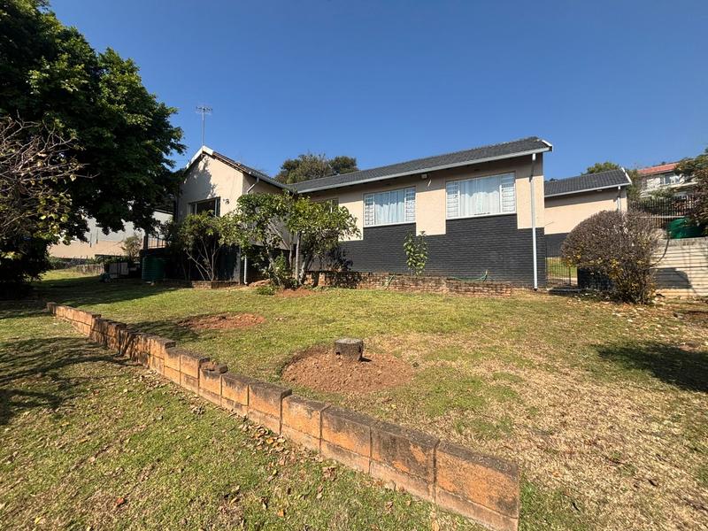 4 Bedroom Property for Sale in Kloofendal Gauteng