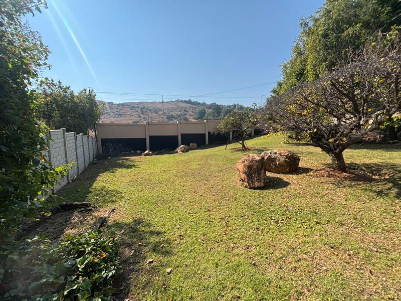 4 Bedroom Property for Sale in Kloofendal Gauteng