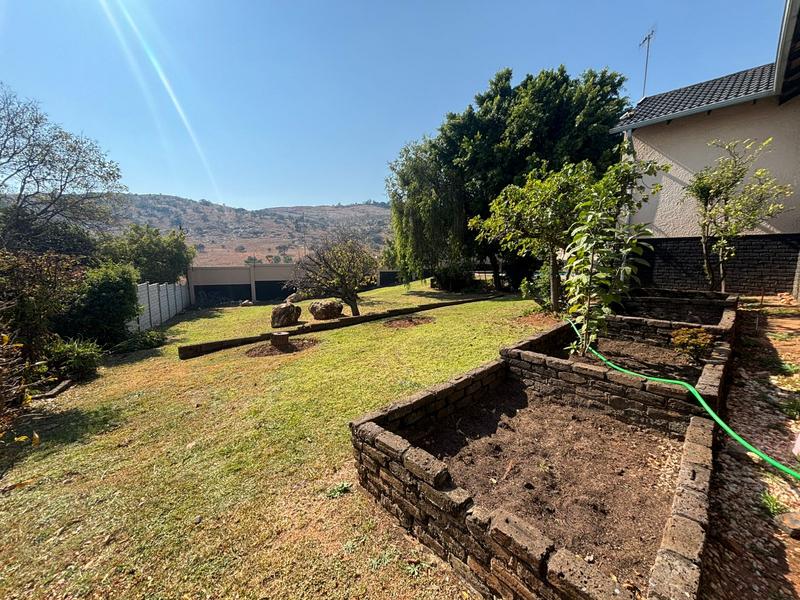 4 Bedroom Property for Sale in Kloofendal Gauteng
