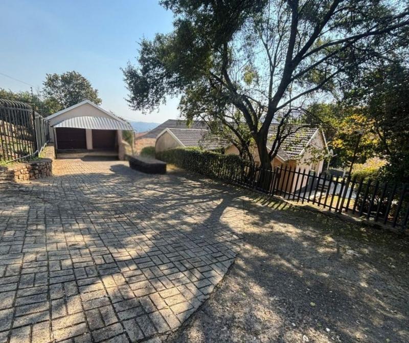 4 Bedroom Property for Sale in Kloofendal Gauteng