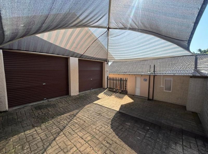 4 Bedroom Property for Sale in Kloofendal Gauteng