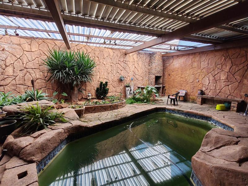 4 Bedroom Property for Sale in Kookrus Gauteng