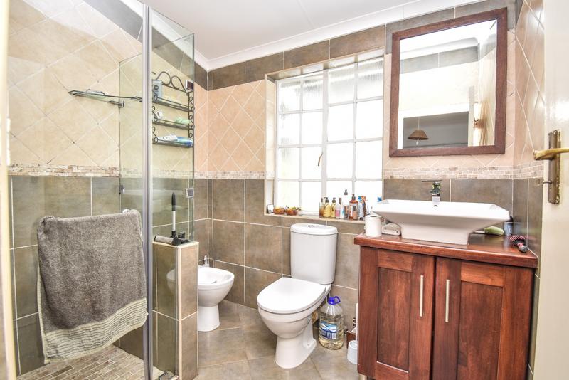 To Let 4 Bedroom Property for Rent in Morningside Gauteng