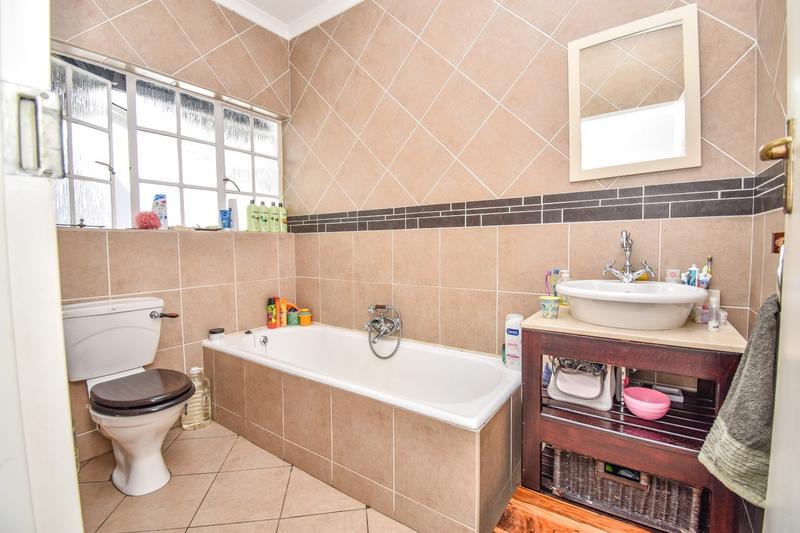 To Let 4 Bedroom Property for Rent in Morningside Gauteng