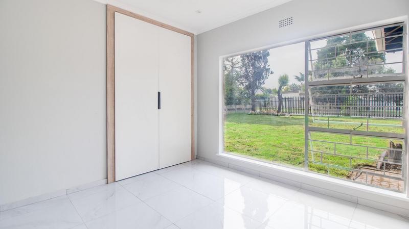 To Let 4 Bedroom Property for Rent in Brackenhurst Gauteng