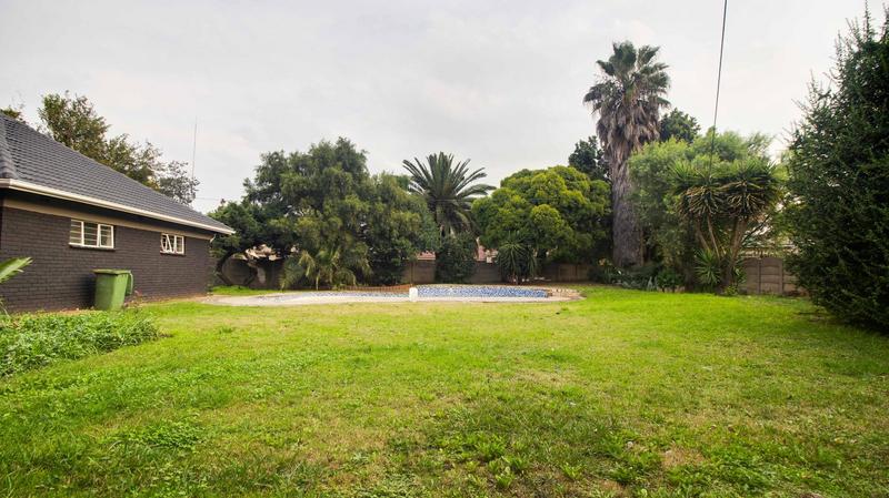To Let 4 Bedroom Property for Rent in Brackenhurst Gauteng