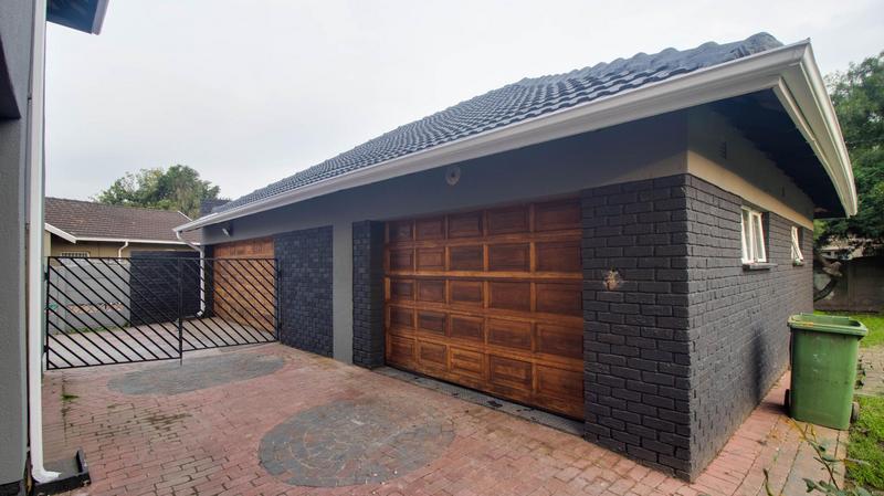 To Let 4 Bedroom Property for Rent in Brackenhurst Gauteng