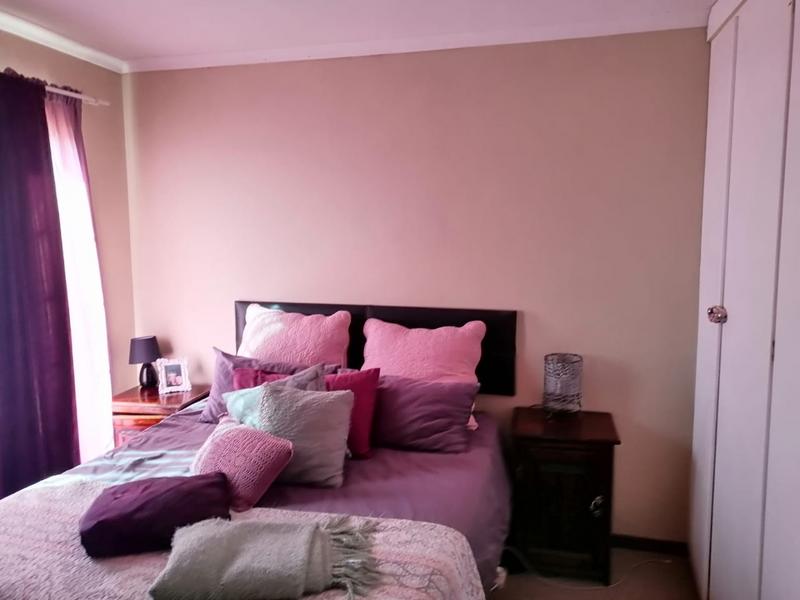 2 Bedroom Property for Sale in The Reeds Gauteng