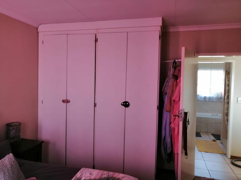 2 Bedroom Property for Sale in The Reeds Gauteng