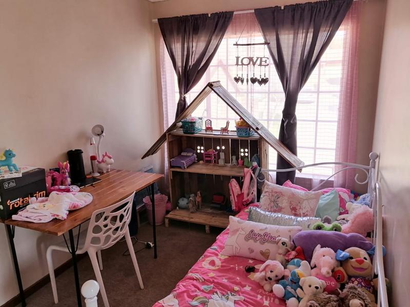 2 Bedroom Property for Sale in The Reeds Gauteng
